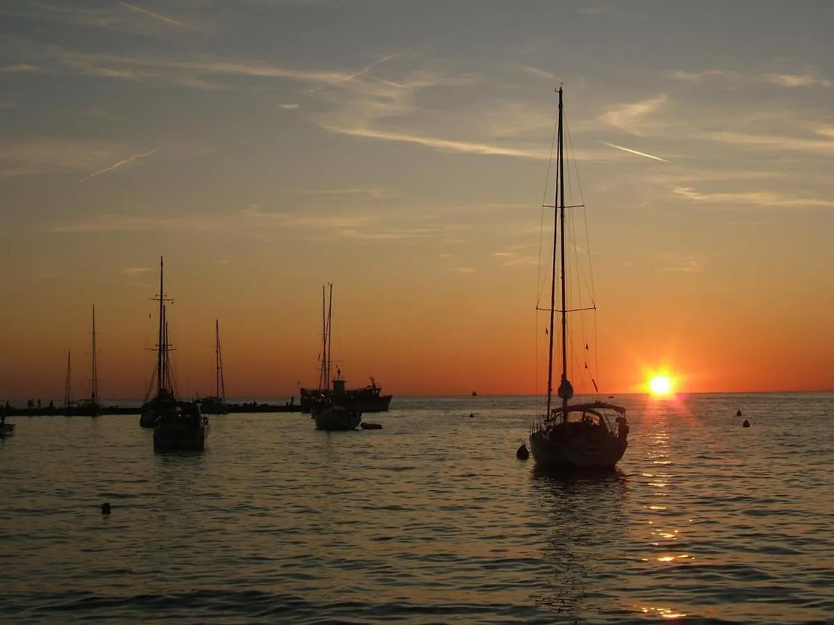 Alma A2 Apartment Novigrad  Croatia